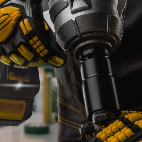 Гайковерт ударный аккумуляторный 750Нм RUNTEC PRO